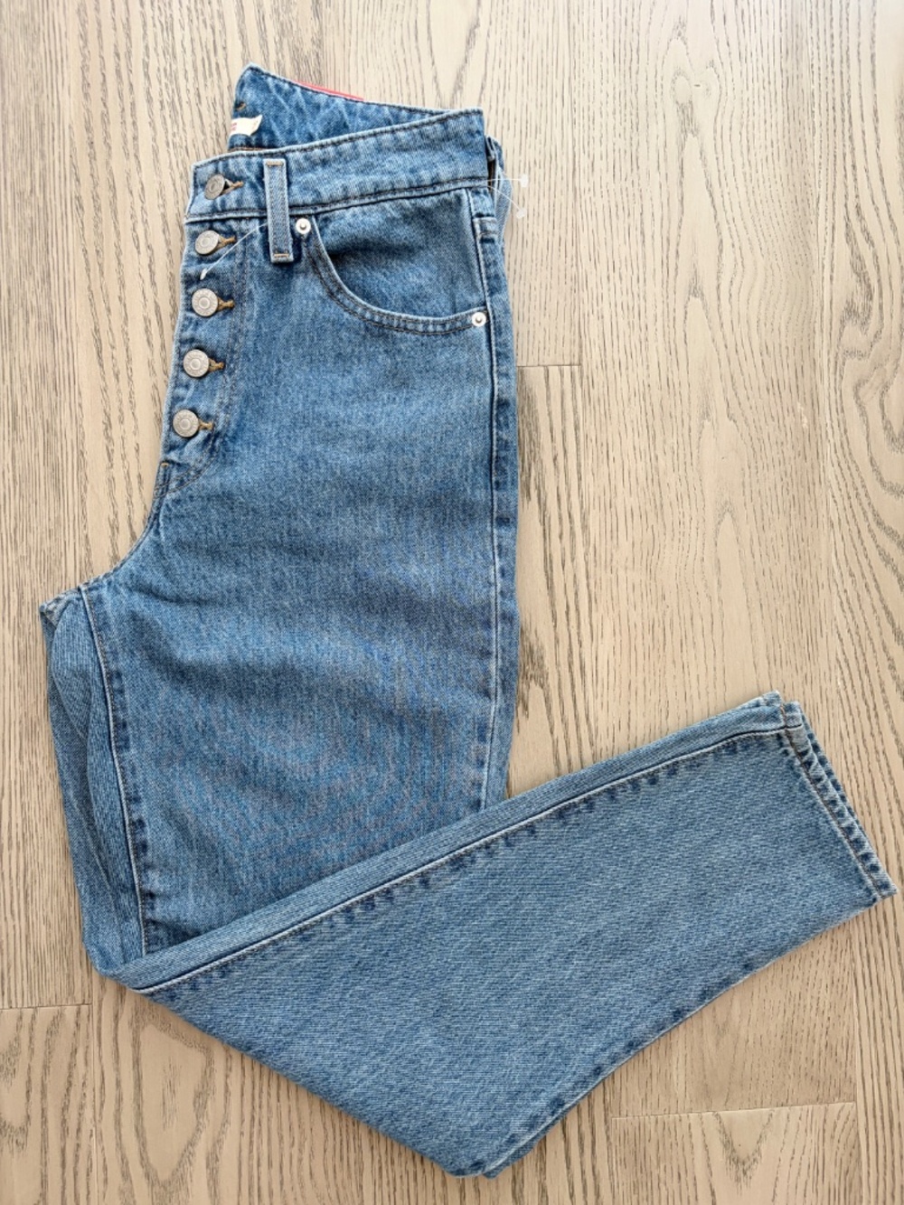 Levi's Jeans, High Waisted, Mom Jeans, Tapered Leg, Button Closure, Size 27, NEW